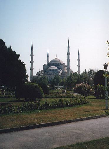 istanbul3 370x504 24.4 Kb